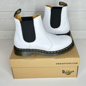 2976 Yellow Stitch Smooth Leather Chelsea Boots Women's 9